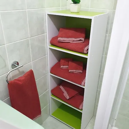 Chiara Naxos Daire Giardini Naxos