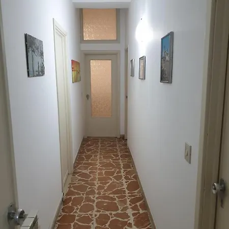 Chiara Naxos Daire Giardini Naxos